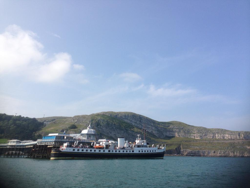 Clifton Villa Guest House Llandudno Exterior photo